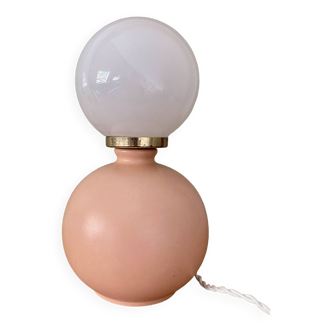 Lampe à poser  vintage en céramique rose et opaline blanche