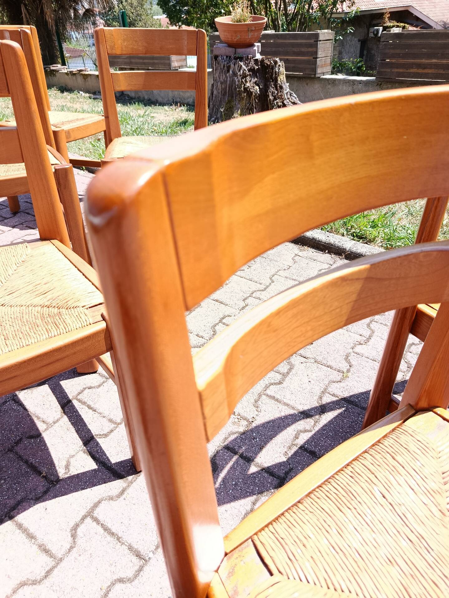 8 brutalist chairs in elm (Regain)