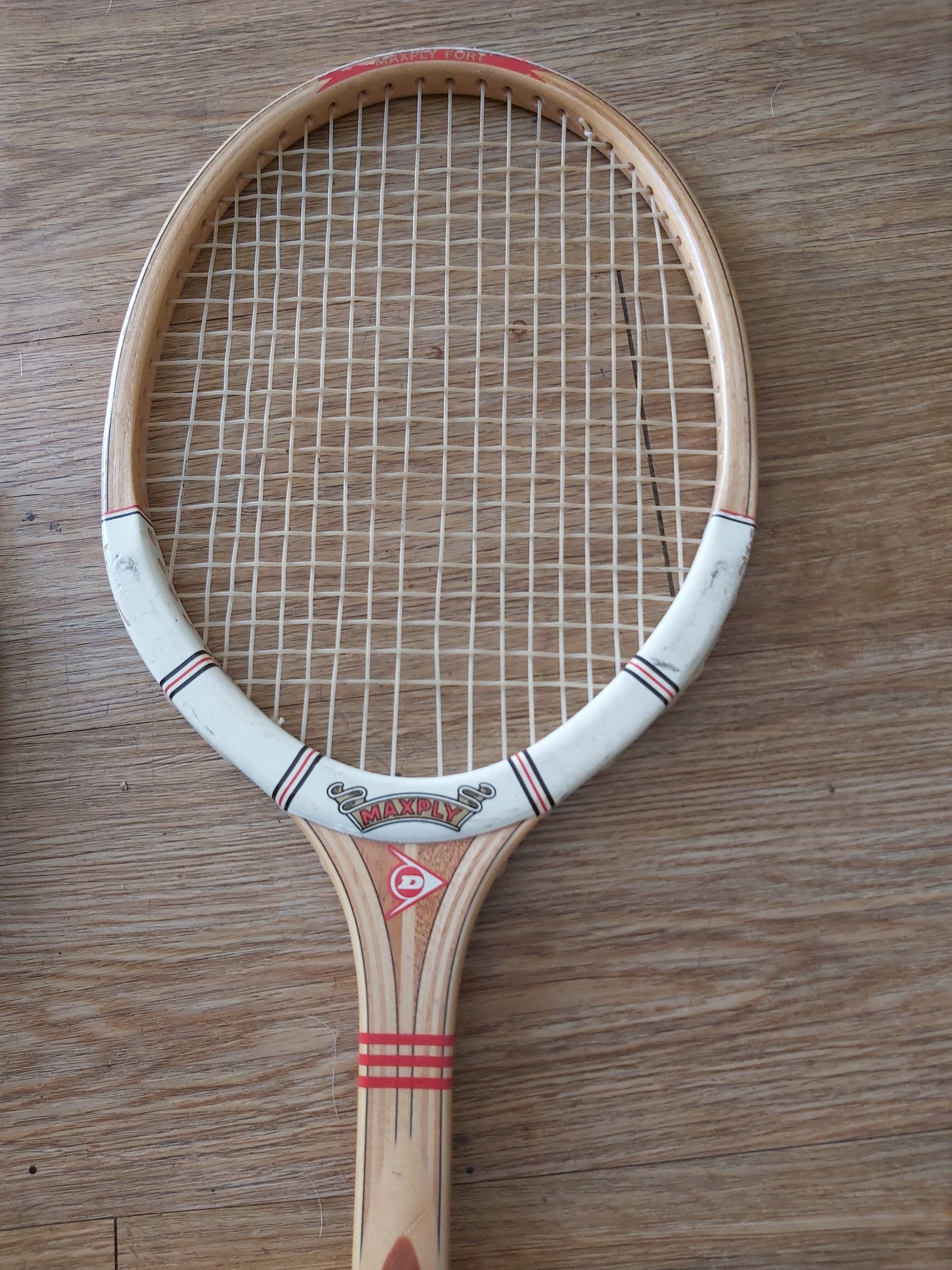 Series of 3 vintage wooden tennis rackets