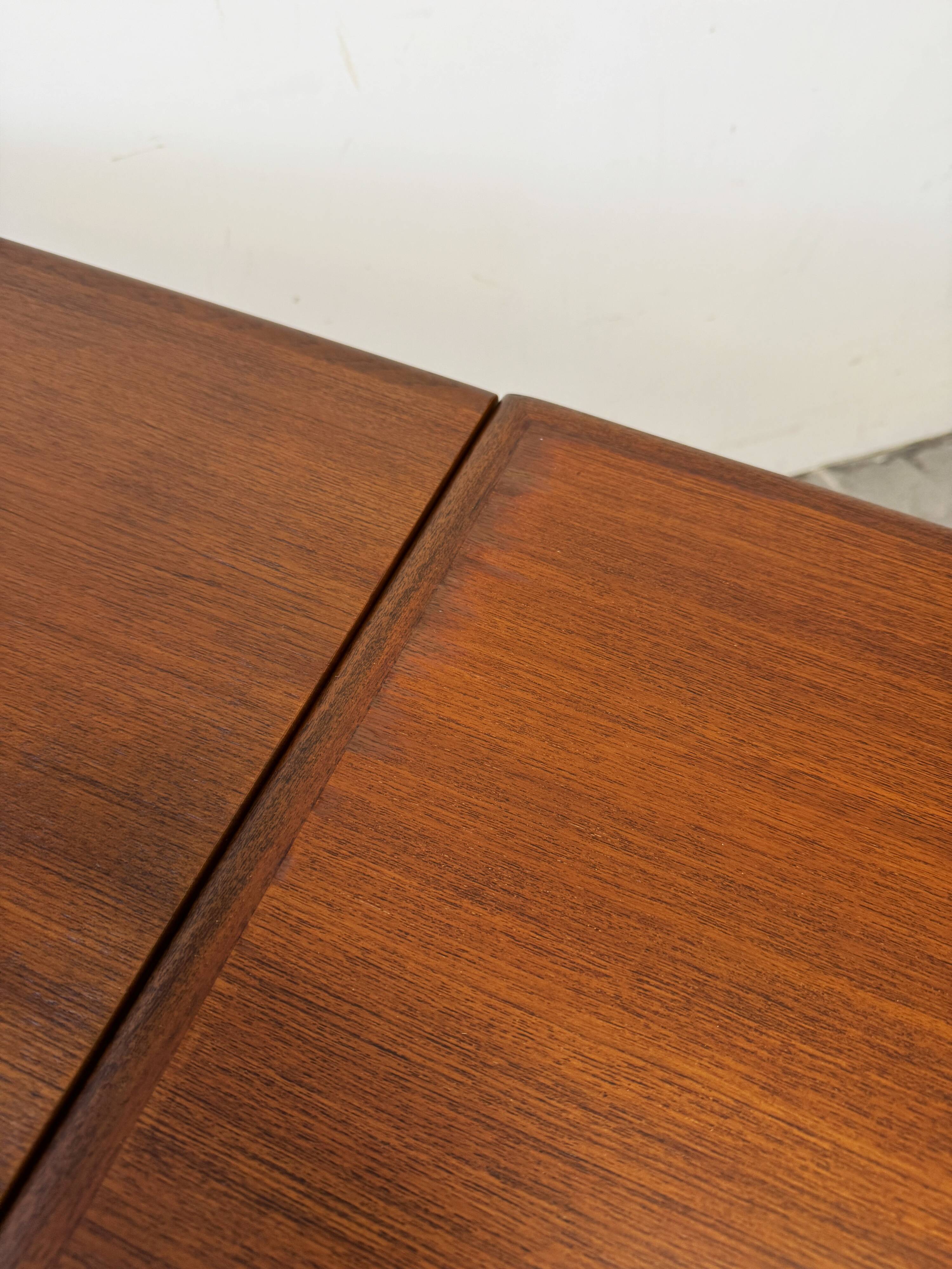 Extendable teak table, Denmark 1960s/1970s, mid-c vntg