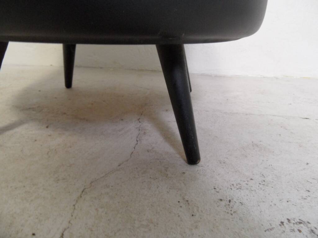 Vintage skai pouffe