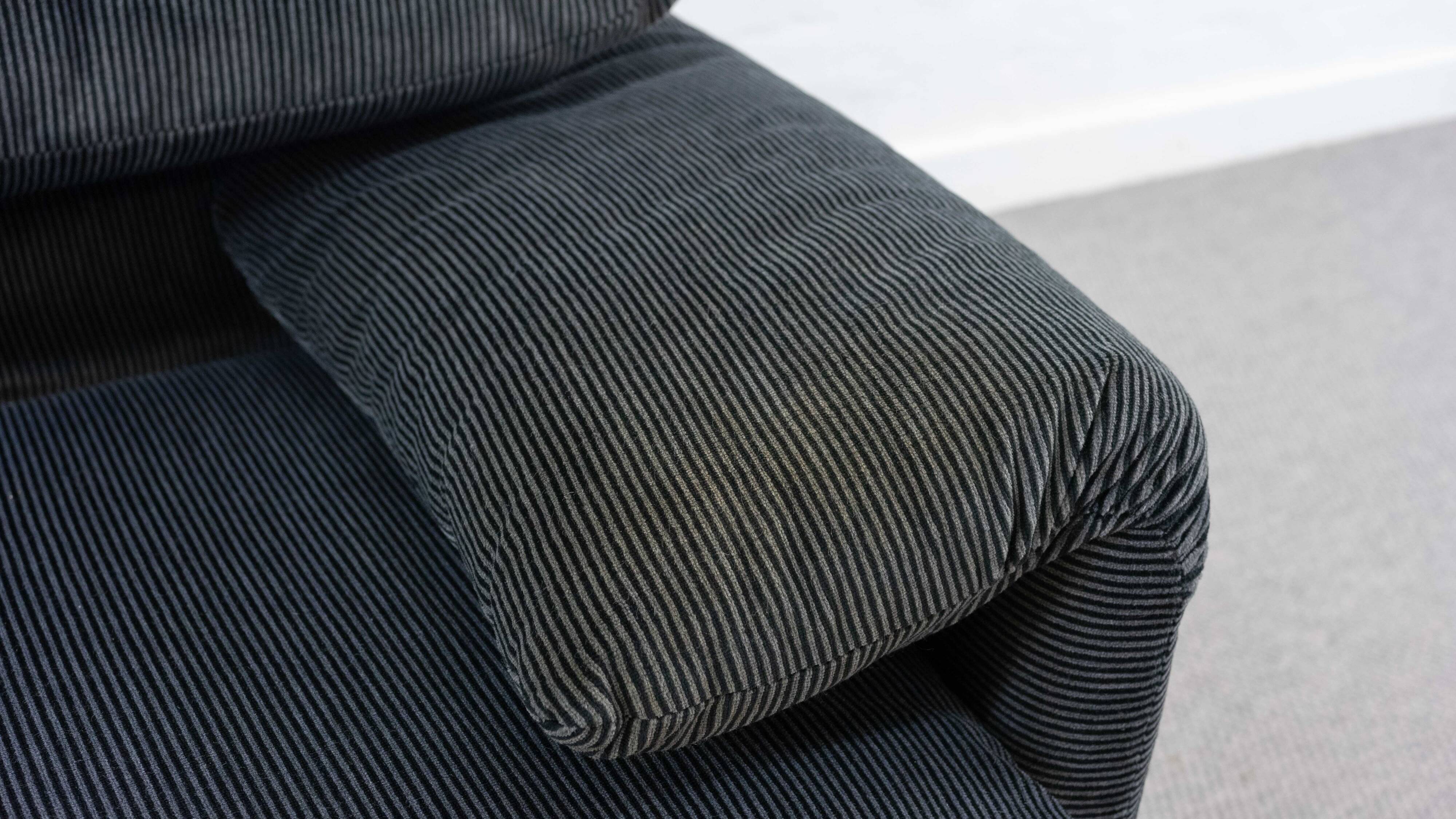 CASSINA MARALUNGA 2-SEAT SOFA BY VICO MAGISTRETTI