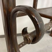 Portemanteau en bois courbé n°1082 par J&J Kohn