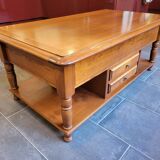 Cocktail coffee table in cherry wood