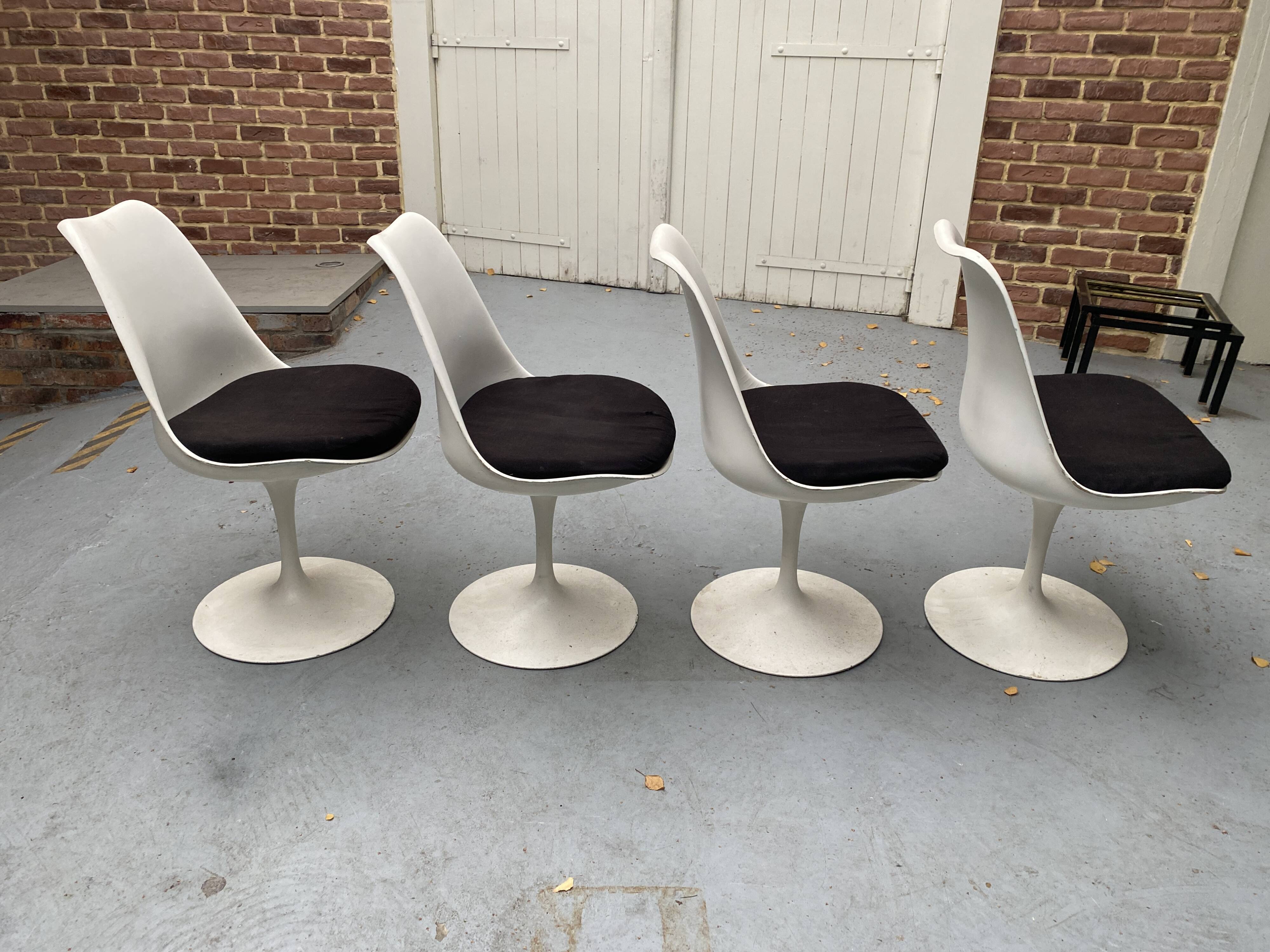 4 Saarinen knoll tulip chairs