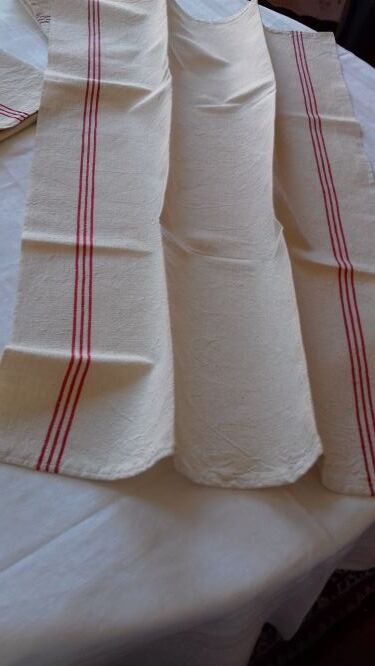 4 tea towels, rustic canvas, bistres.