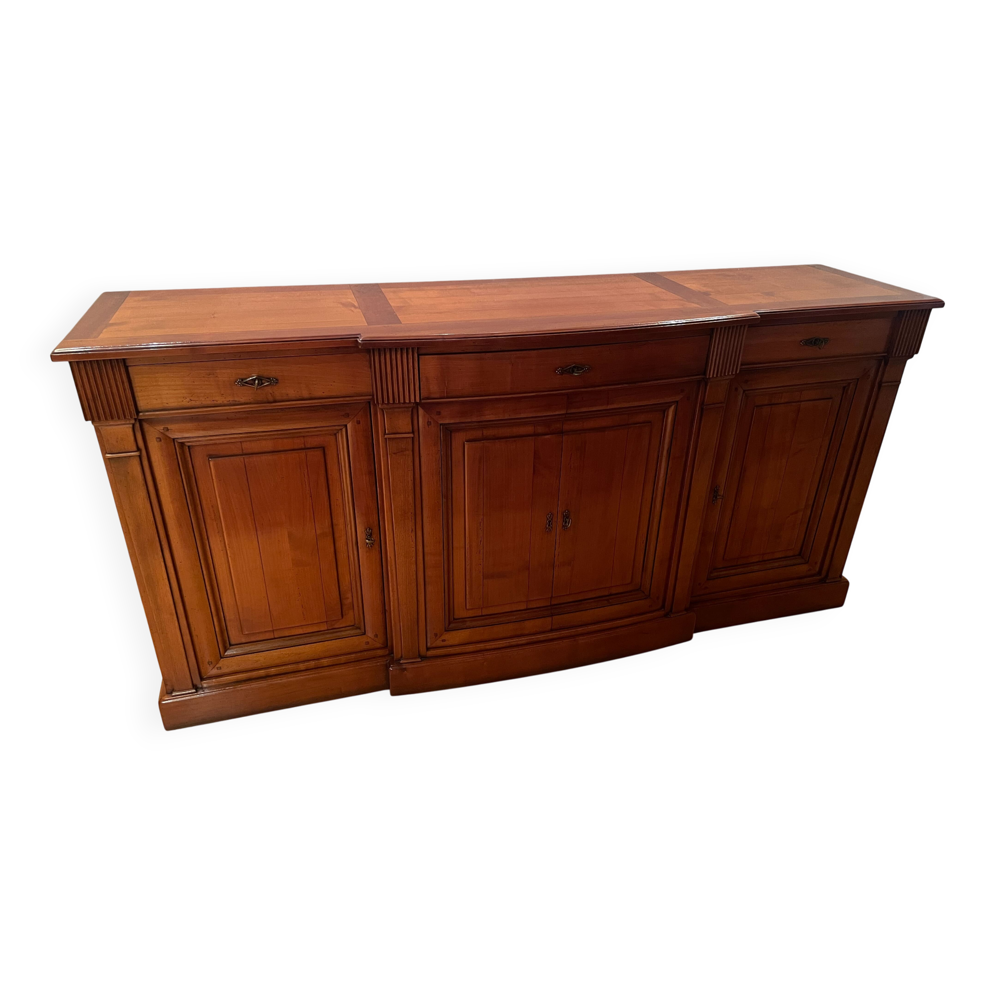 Solid wood buffet – classic style – very good condition