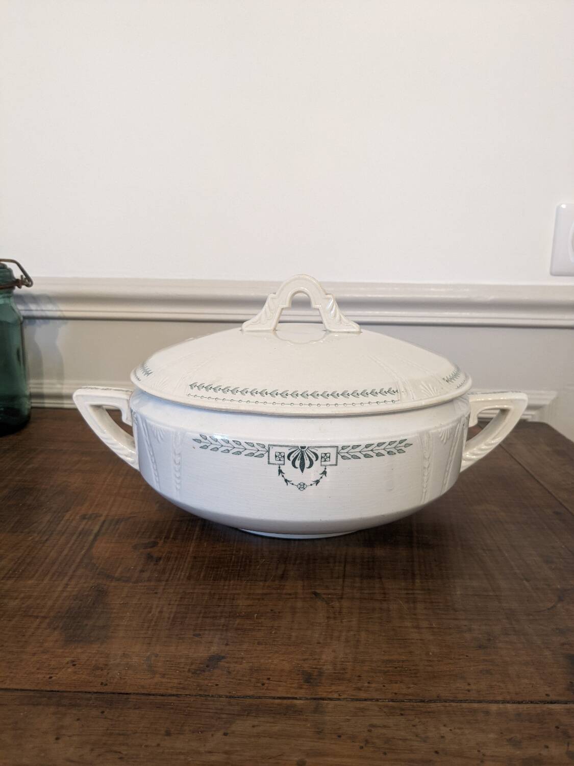 Clara soup tureen, Gien iron earth