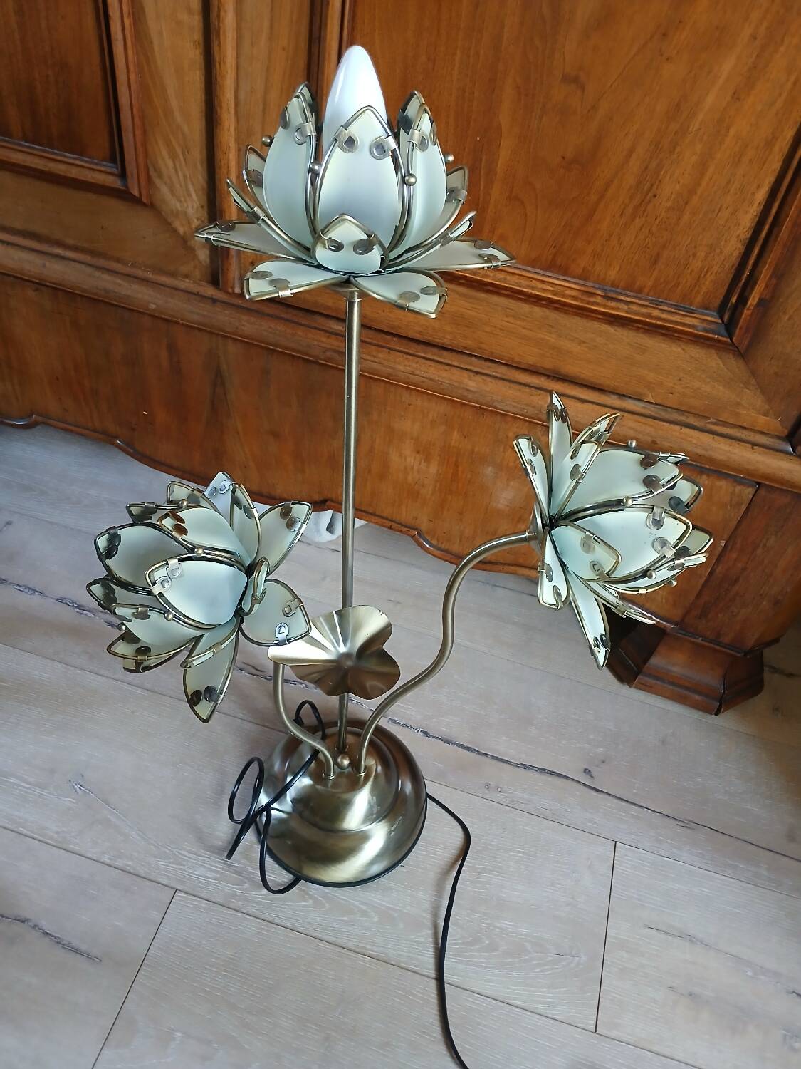 Antique Lotus Flower Lamp