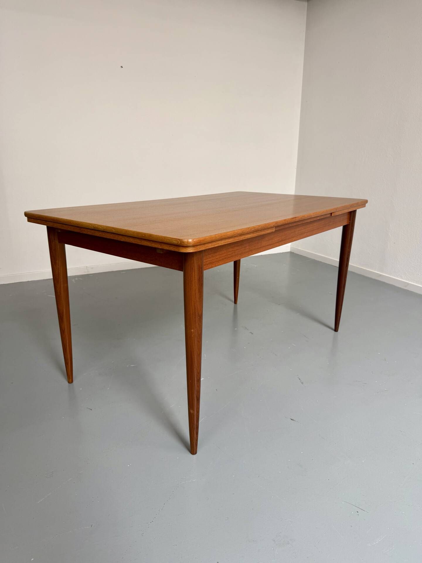 Table à manger extensible en teck design scandinave des années 1960