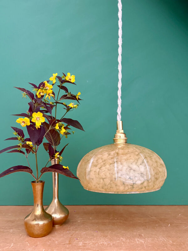 Suspension abat-jour vintage Art déco en verre de Clichy jaune