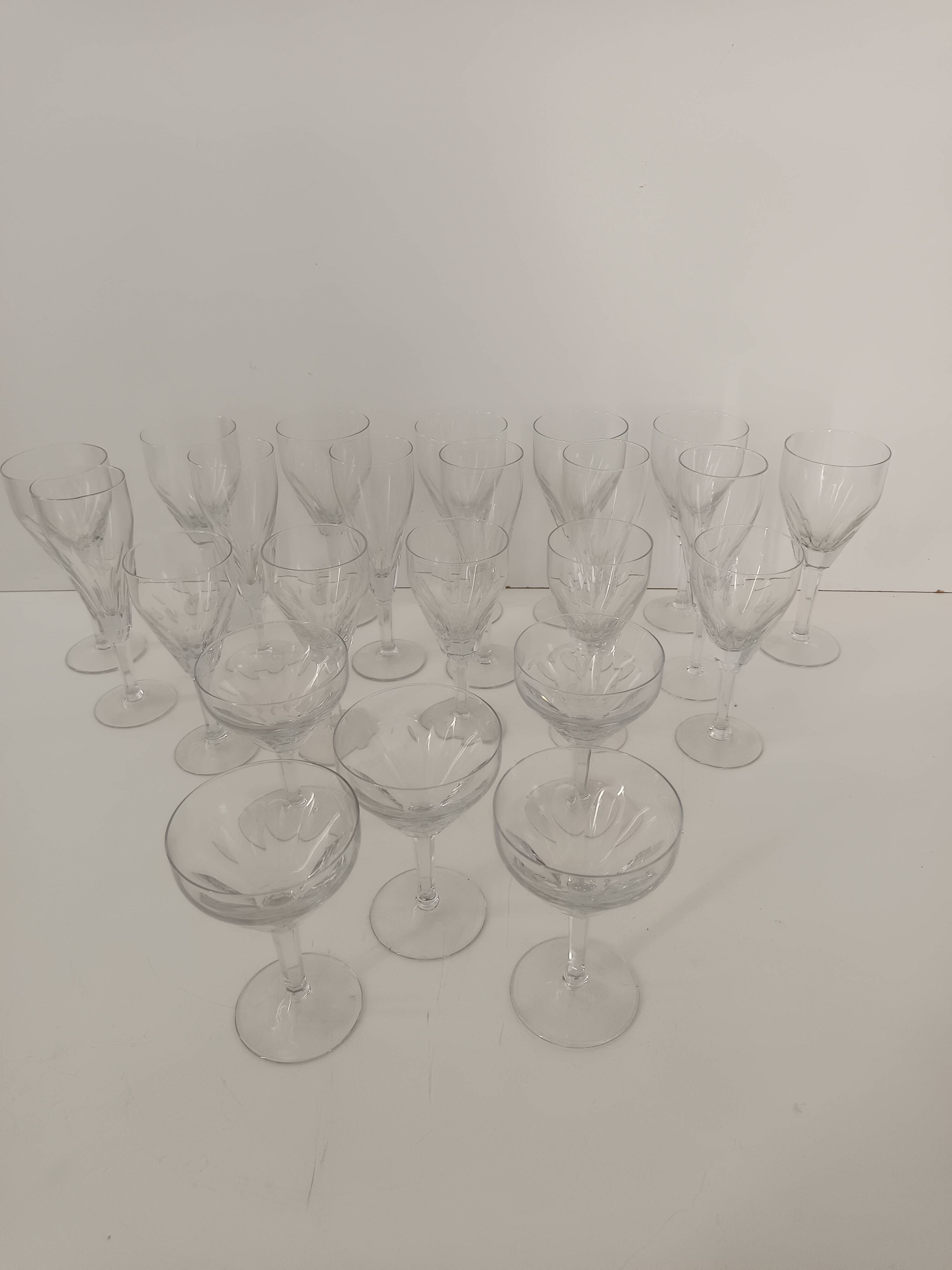 Set of Twenty-three Crystal Drinking Glasses attr. to Val Saint Lambert, Fr