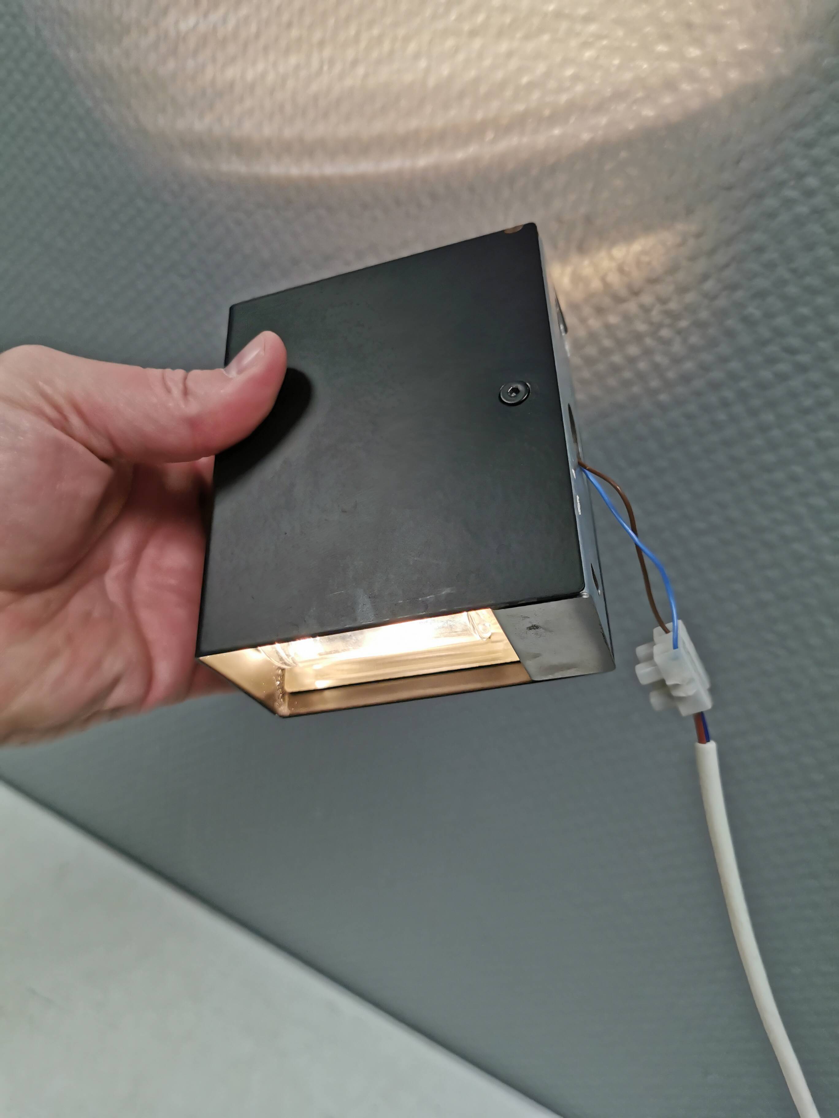 A beautiful up/down wall lamp, designed in Italy in the 1990s.