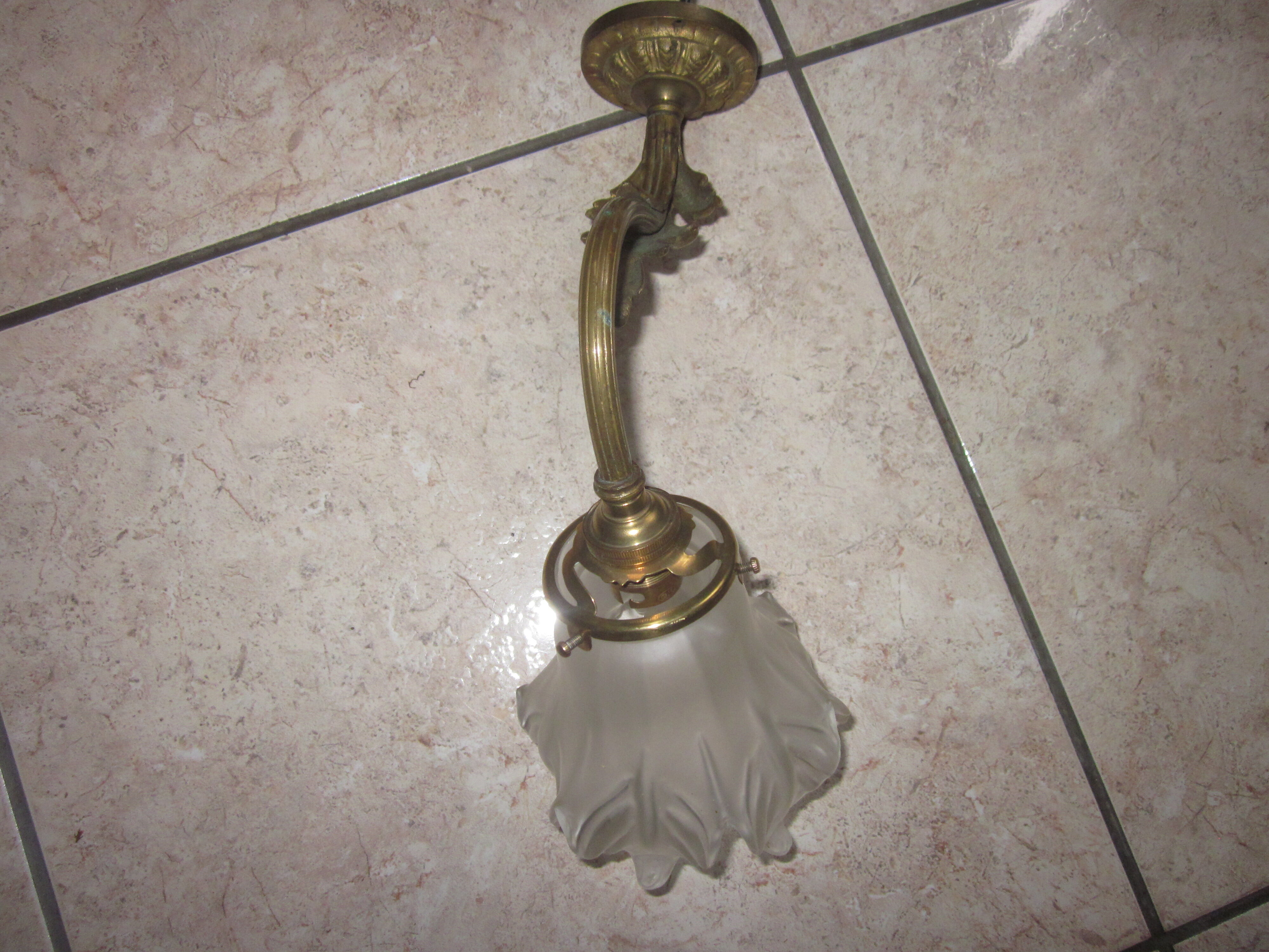 Antique bronze wall lamp