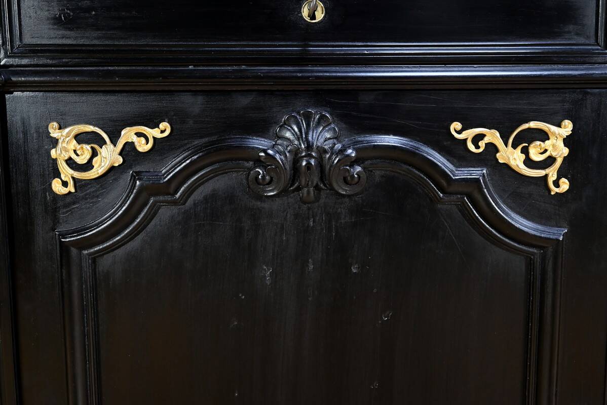 Sideboard of Blackened Oak Paneling, Regency style – Late 19th century