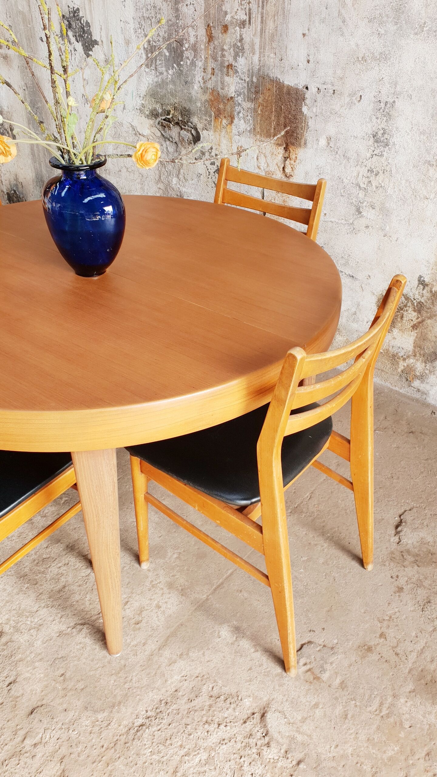 Table ronde scandinave extensible