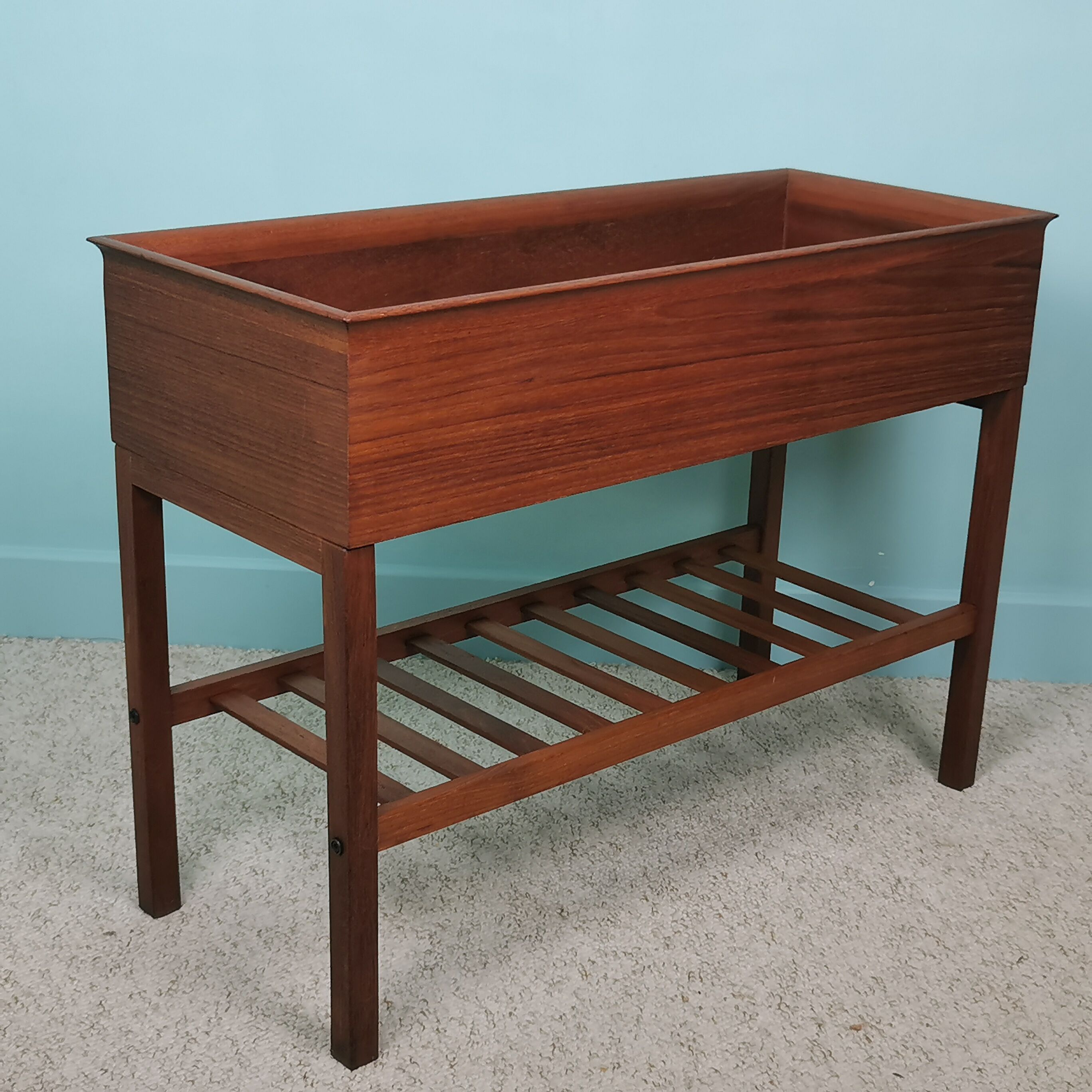 Danish teak gardener