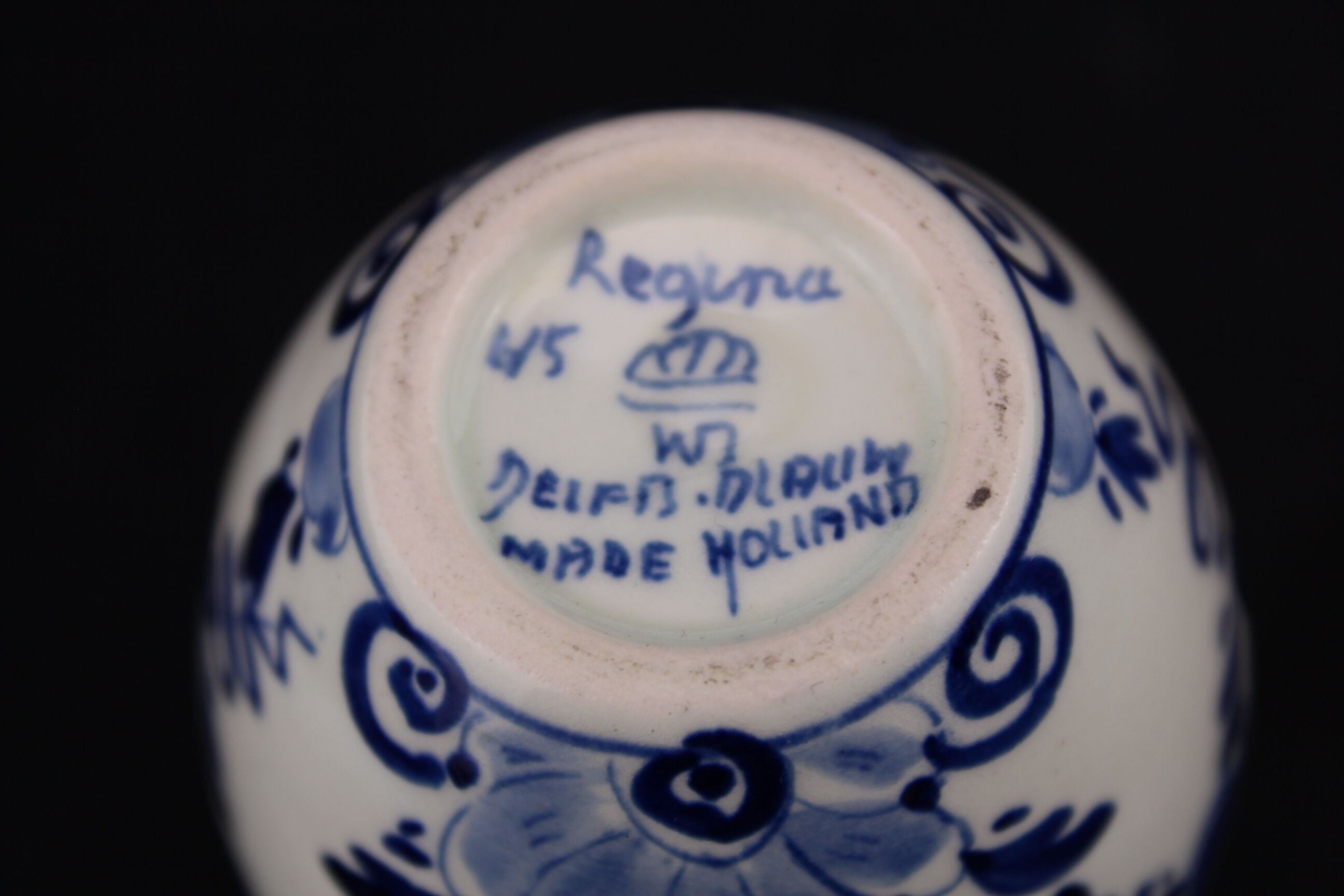 Vase earthenware of Delft, Holland