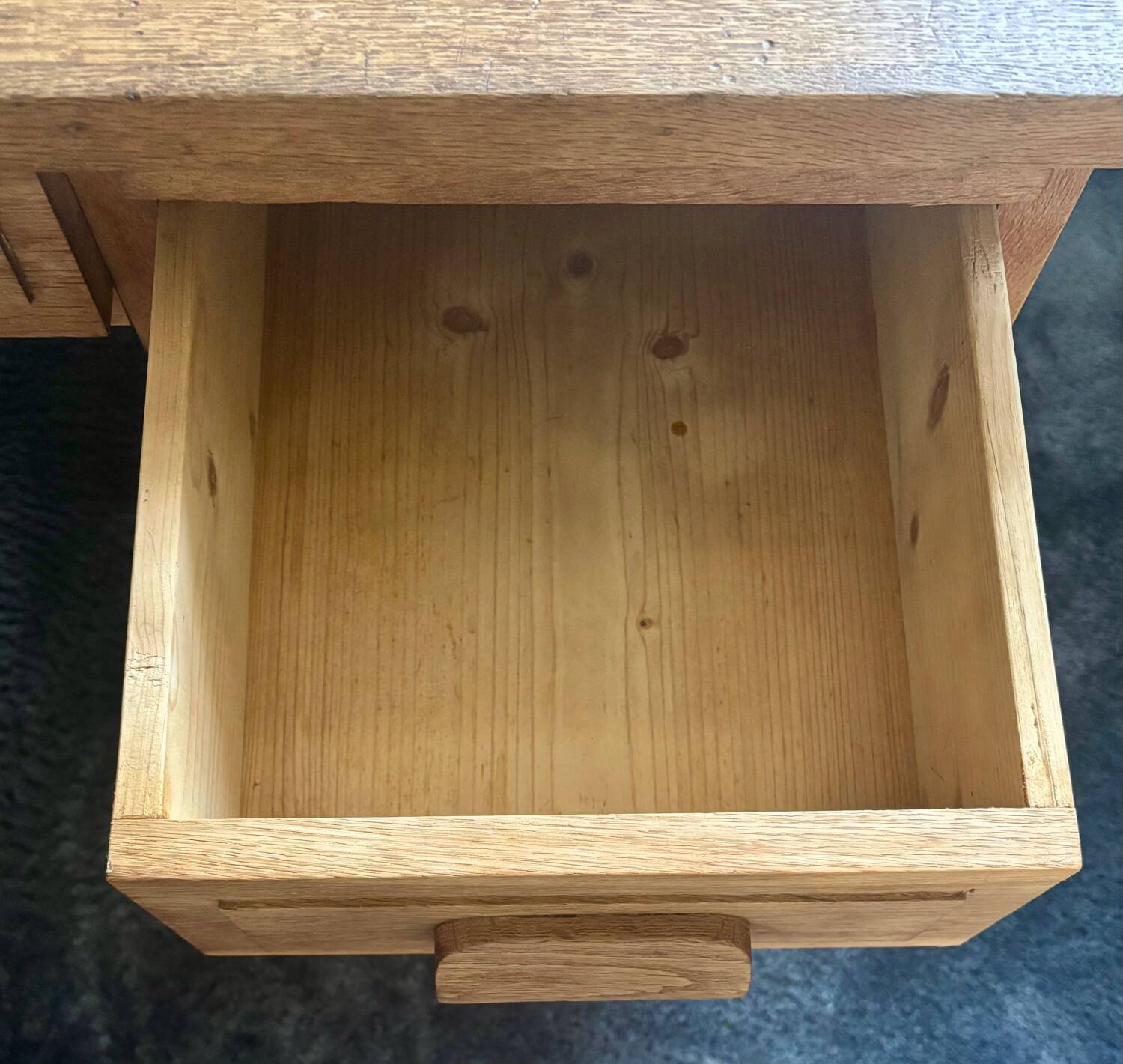 Bureau de maître d'école américain