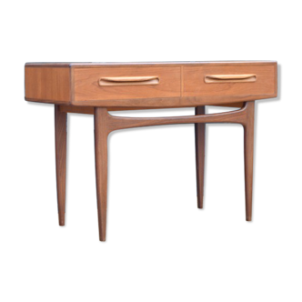 Console by Victor Wilkins * 106 cm