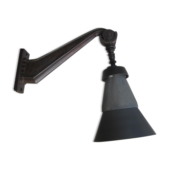 Gallows in a BBT art Deco Street