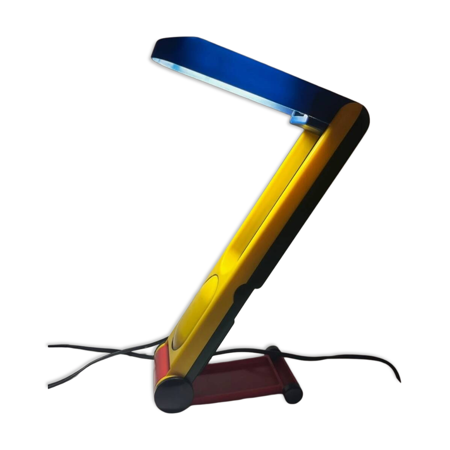 Zigzag lamp in Benetton style Memphis