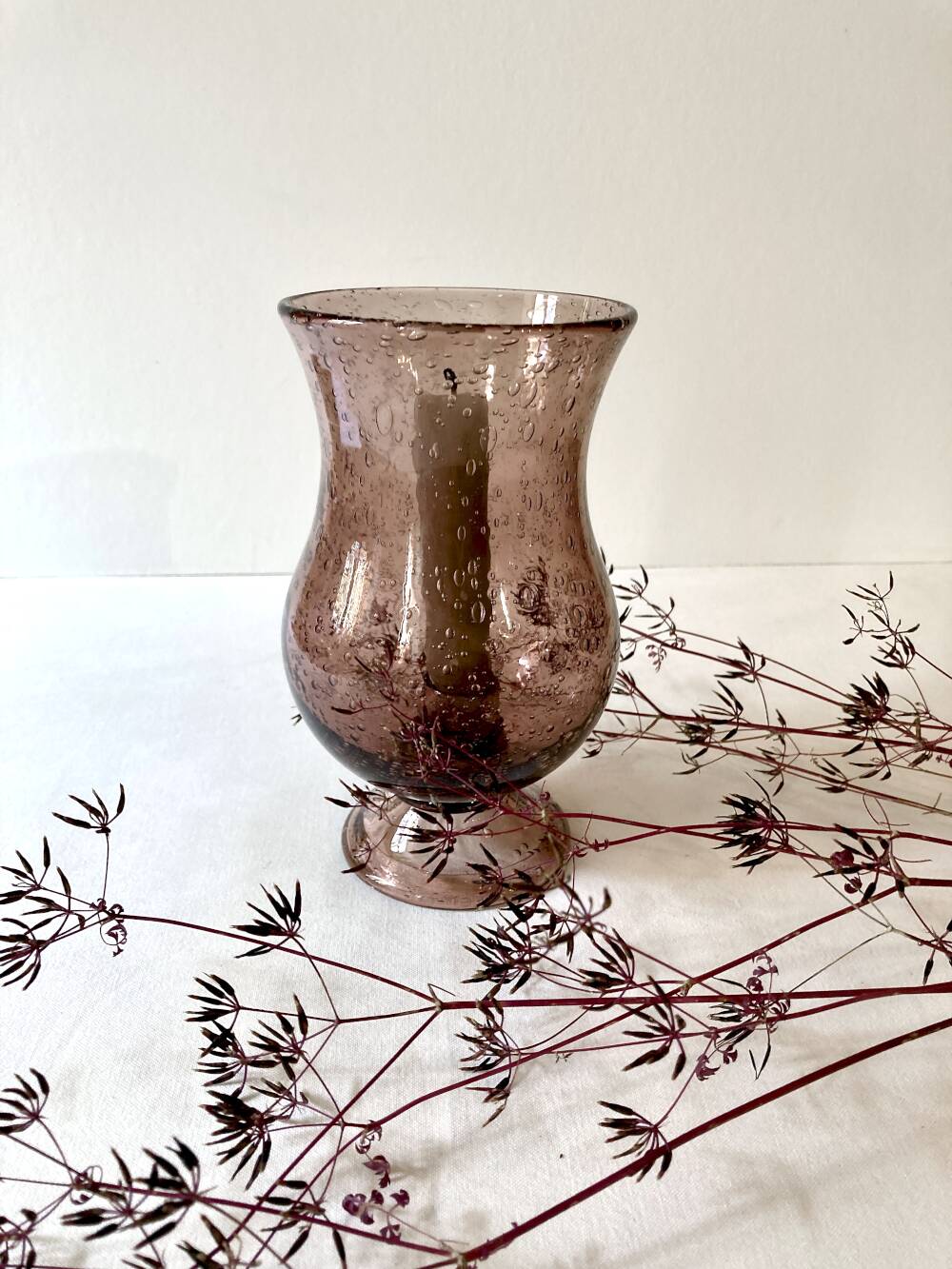 Bougeoir Biot en verre bullé violet