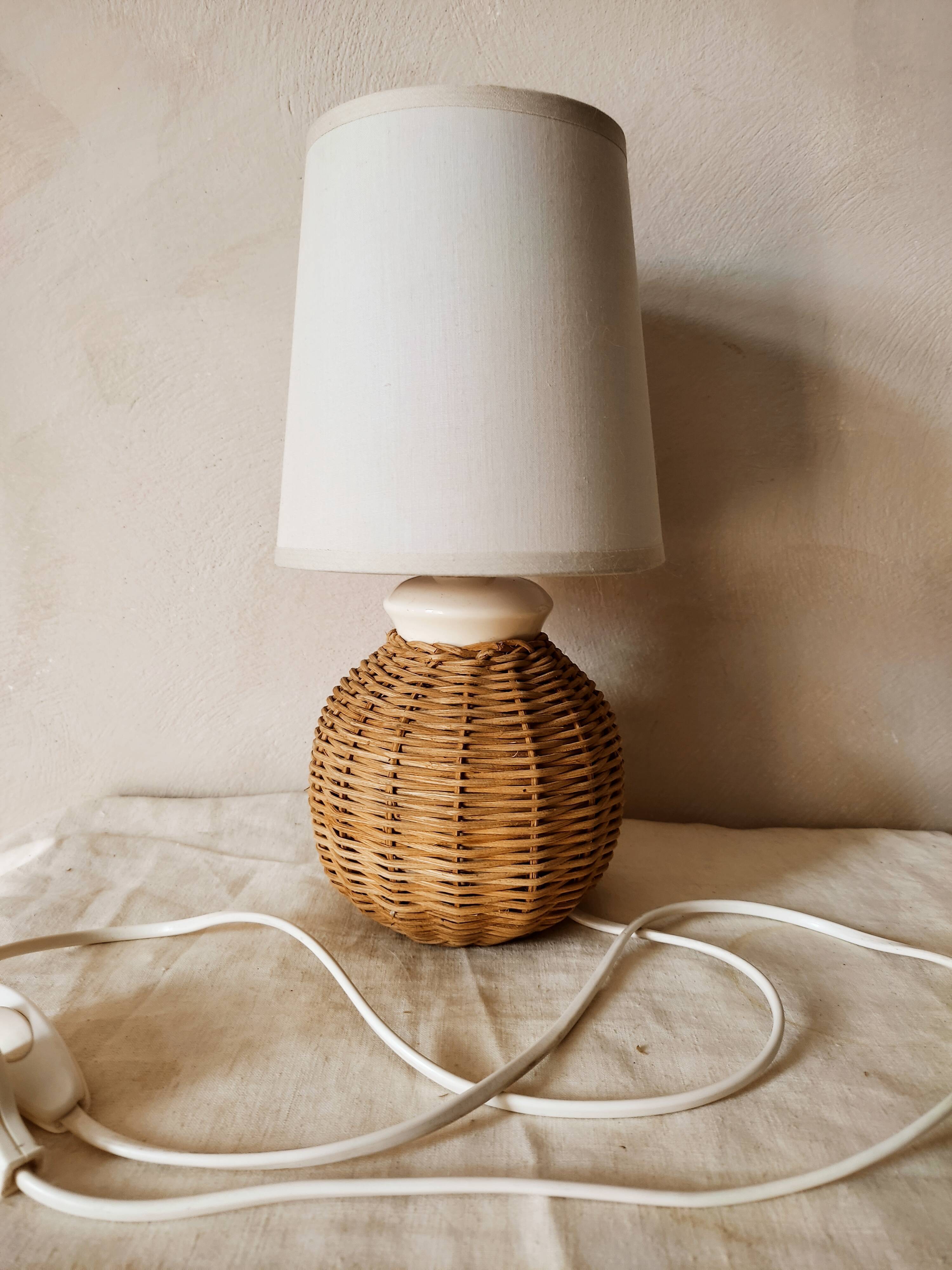 Wicker ball lamp