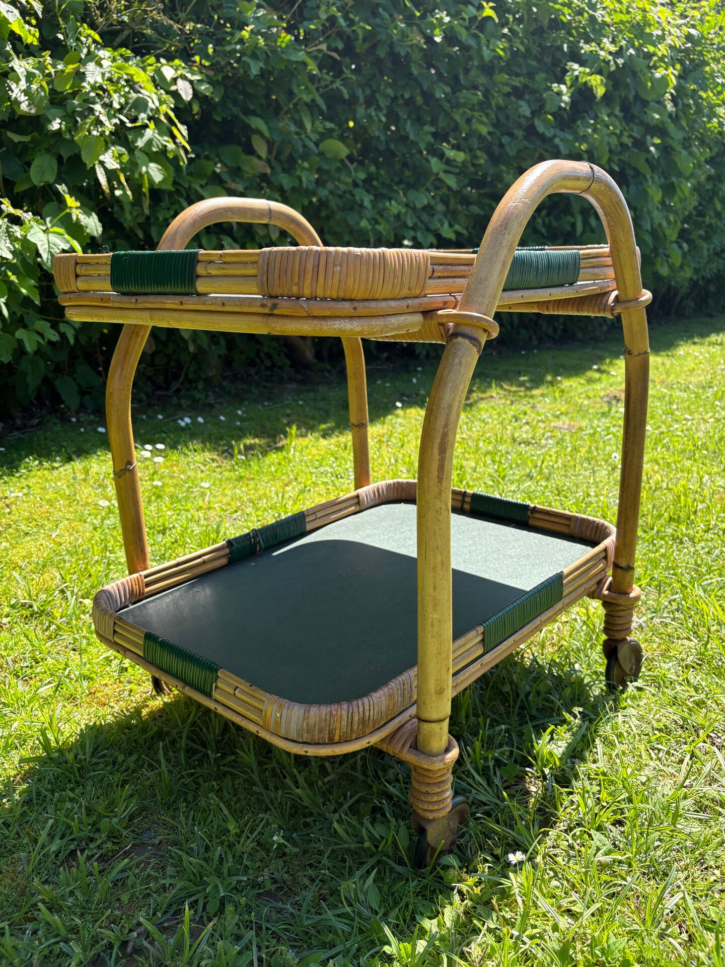 Desserte vintage en rotin et bambou – années 70