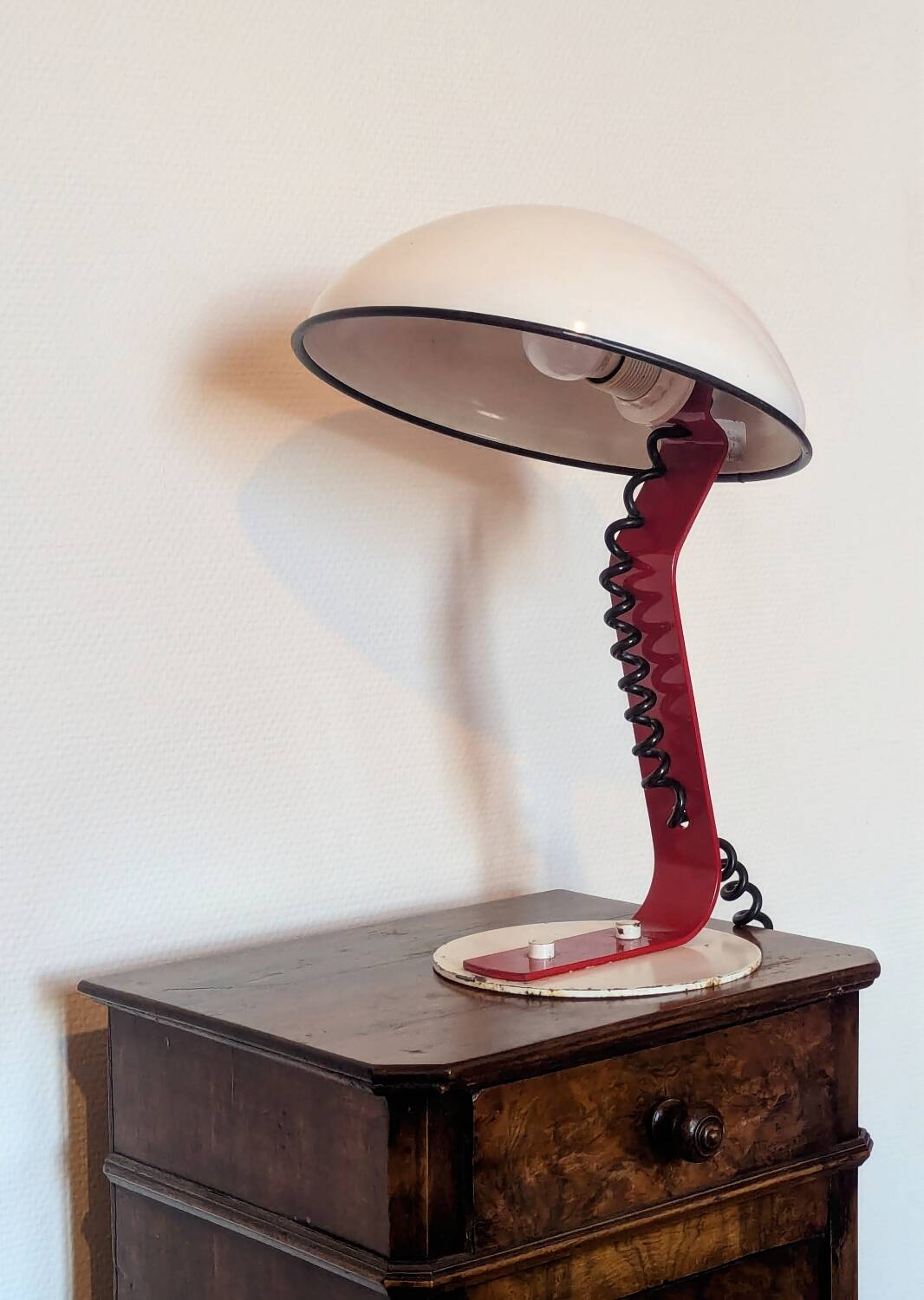 Sculptural Lamp "Snake" – Memphis & Postmodern Aesthetic – Massive