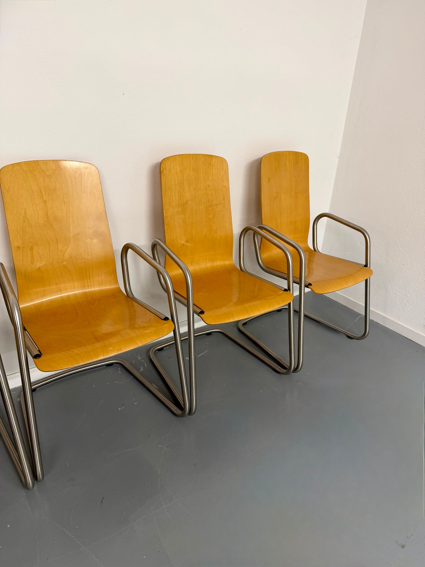 Set of 6 cantilever chairs from the Zumsteg Collection, moulded wood, 1980s.