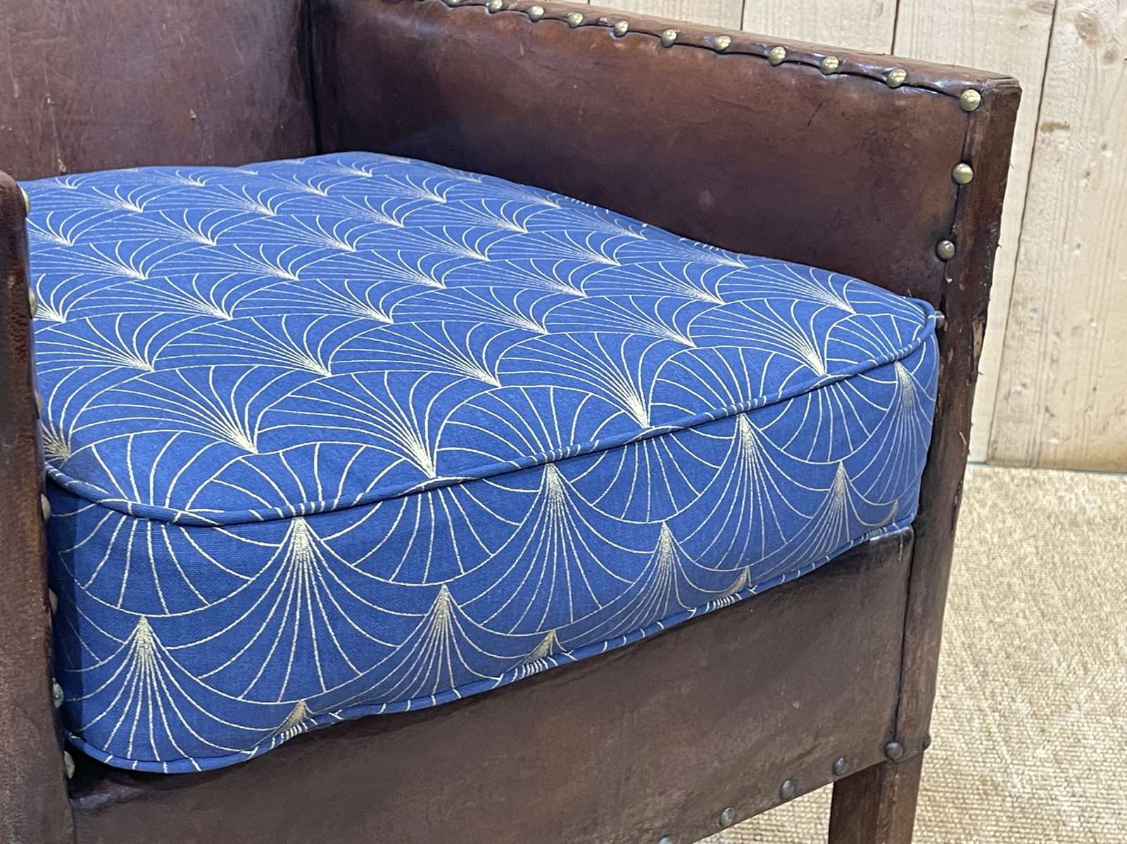 Club armchair art deco era leather and fabric cushion