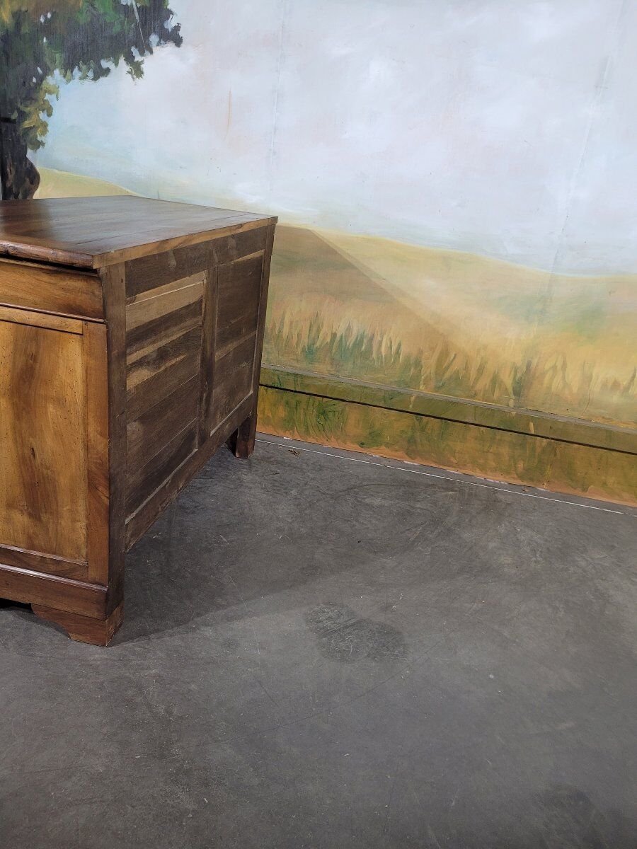 Louis Philippe period chest of drawers in solid walnut.