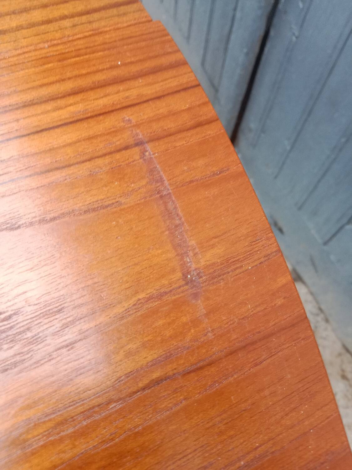 Extendable Scandinavian table