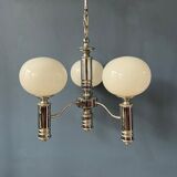 Lustre en verre opalin blanc du milieu du siècle avec cadre chromé