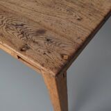 Table à manger antique de ferme rustique française en chêne doré clair du 19ème siècle
