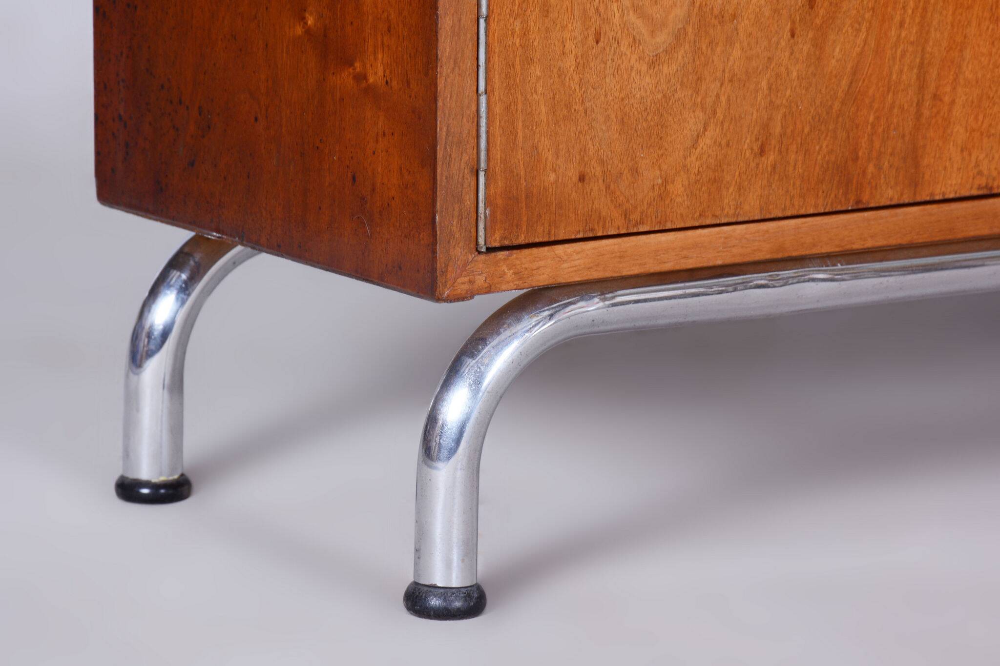 Restored Bauhaus Bookcase, Robert Slezák, Walnut and Chrome Plated Steel, 1930s