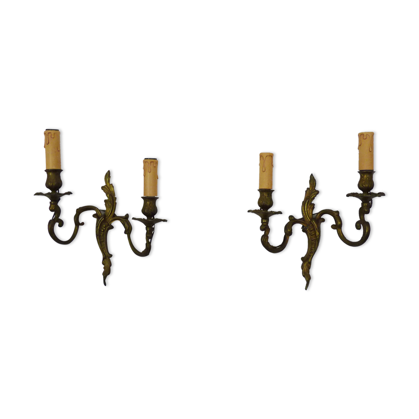 Old pair of bronze wall lamps, with 2 candles. Year 50 60