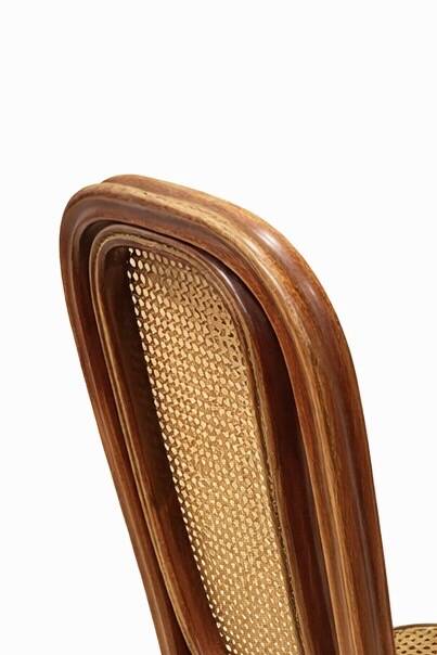 2 antique Thonet chairs in bent wood and caning – Model no. 32