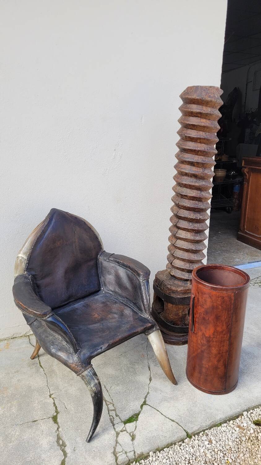Fauteuil en corne et cuir ancien - 1950s