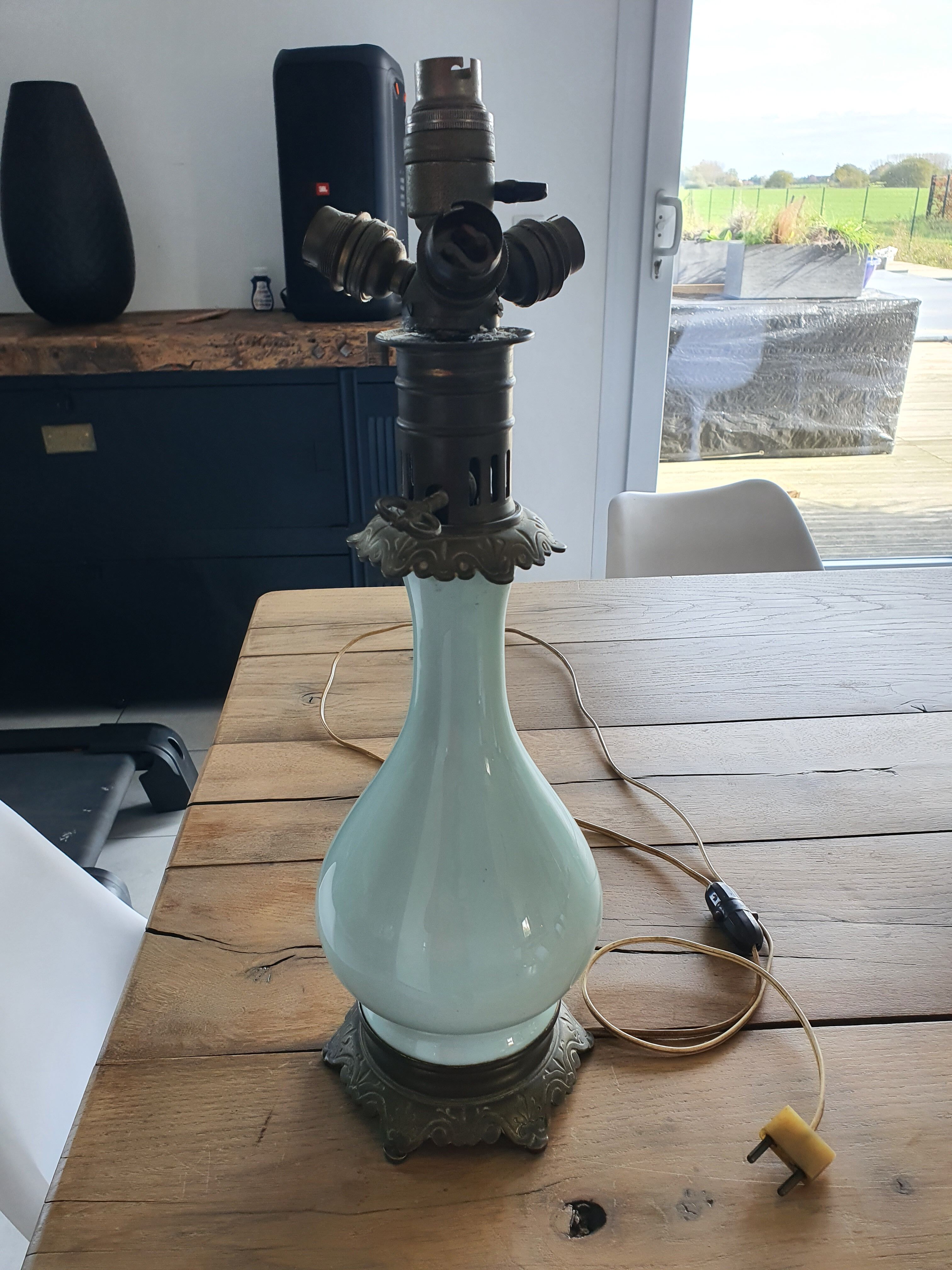 Opaline lamp oil / oil bronze Napoleon III lamp mounting