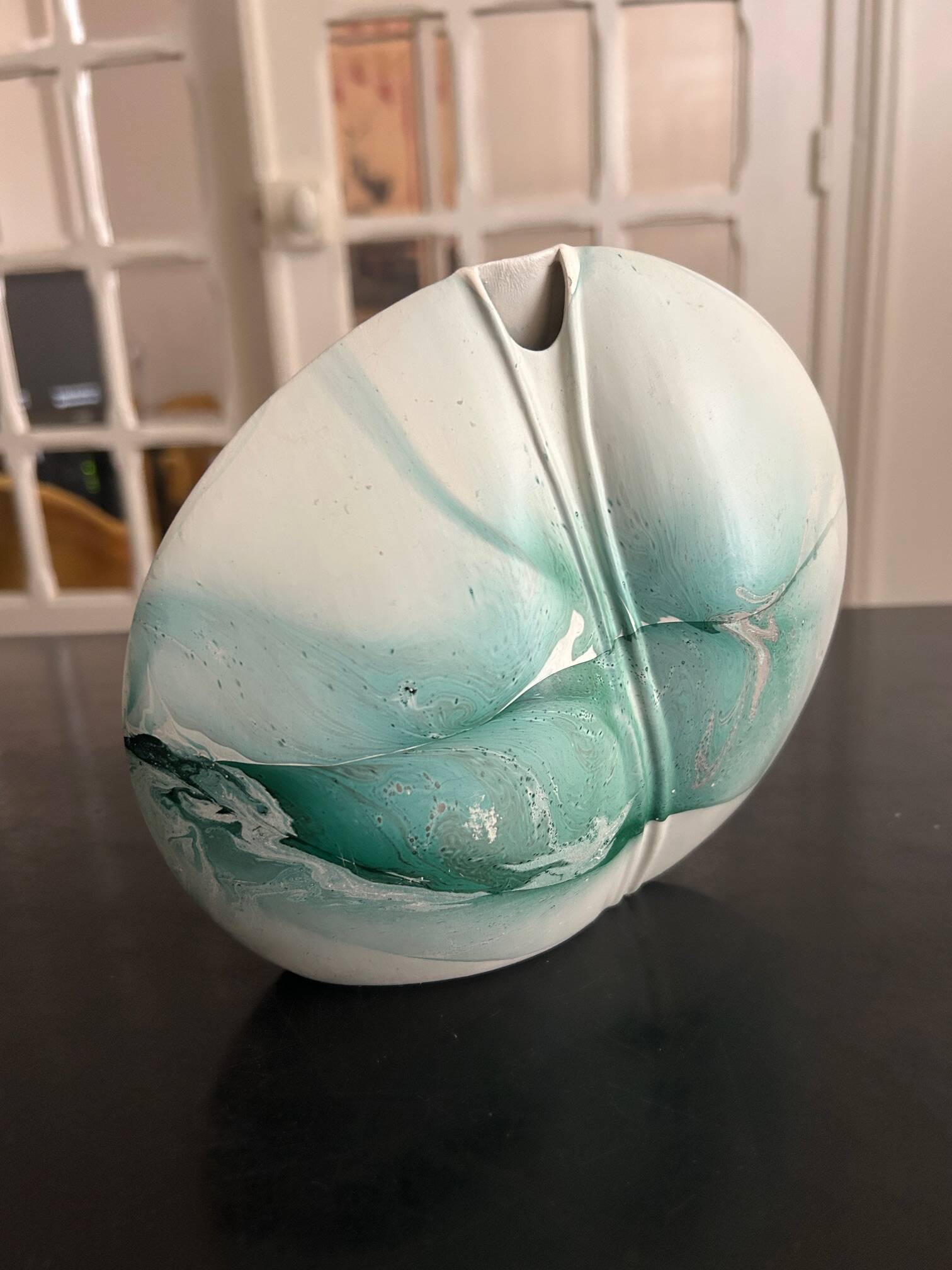 80s vase
