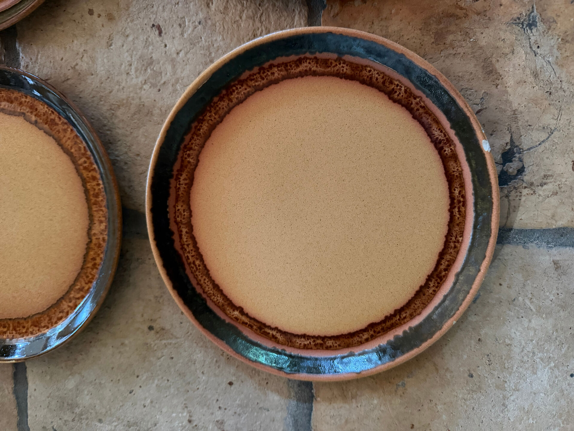 Assiettes à dessert en grès Badonviller
