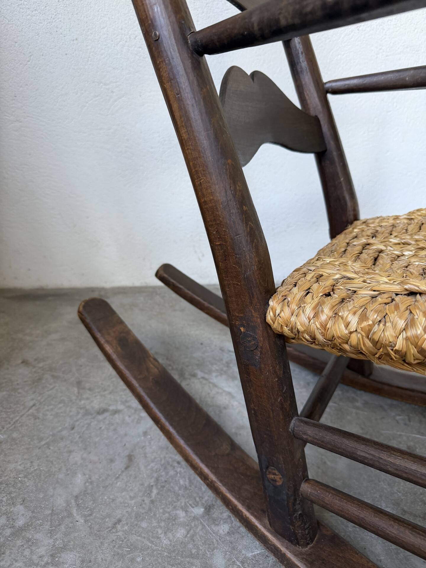 Rocking chair 1900 France cord