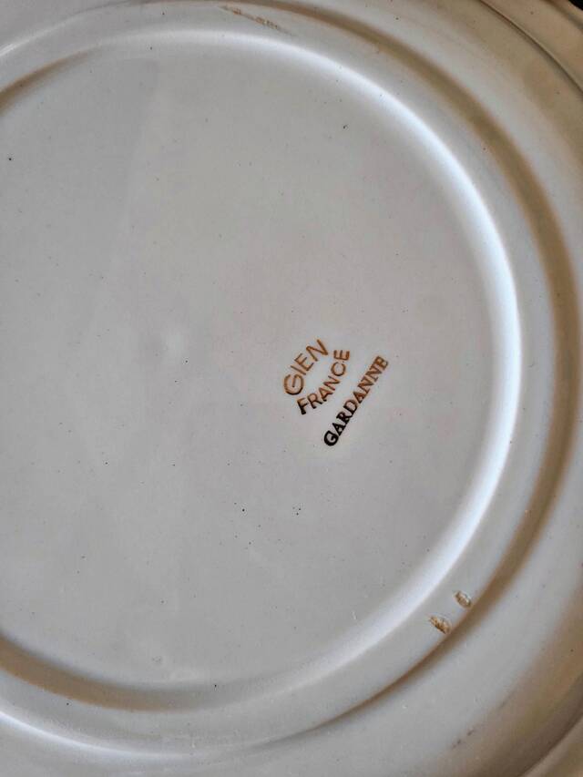 Gien Gardanne dishes, pink and yellow (1 oval, 2 round ones, one of which is hollow)