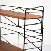 Bibliothèque modulaire scandinave de style "String" des années 1950-60.