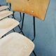 Lot de 4 chaises pieds compas de type scolaire