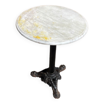 Table de bistrot en marbre