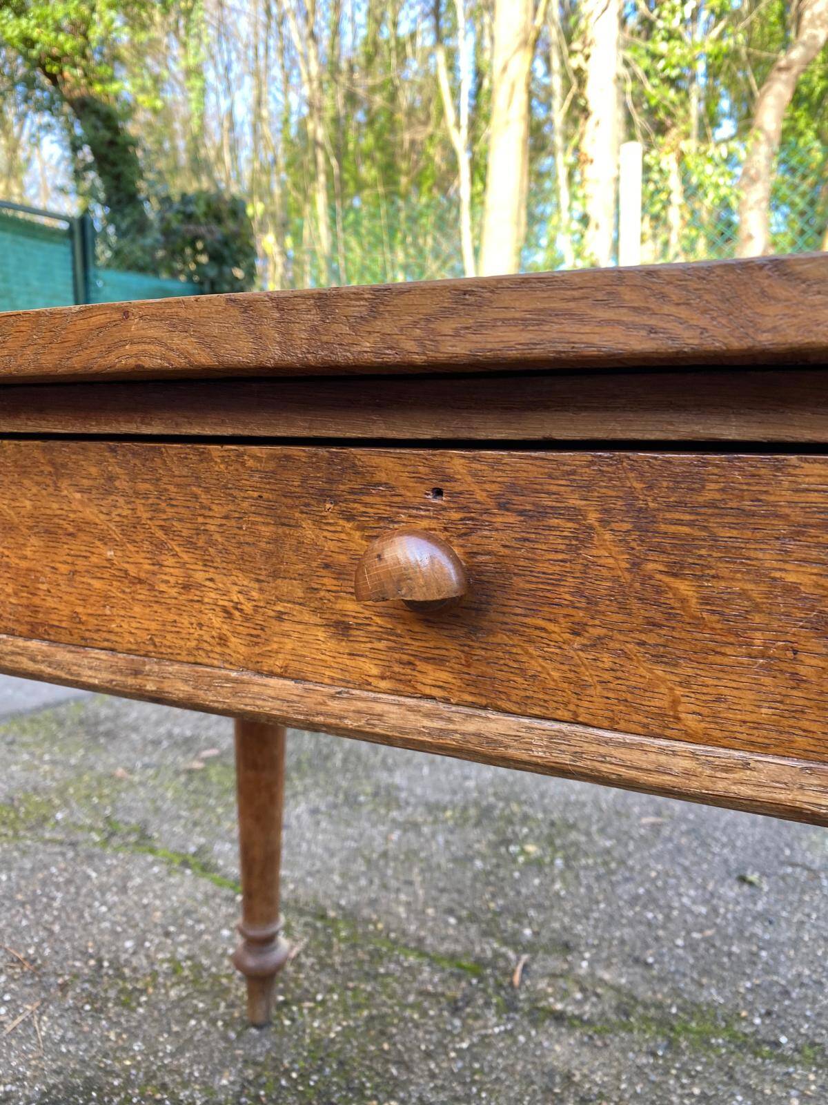 Louis Philippe desk in solid oak from the 19th century.