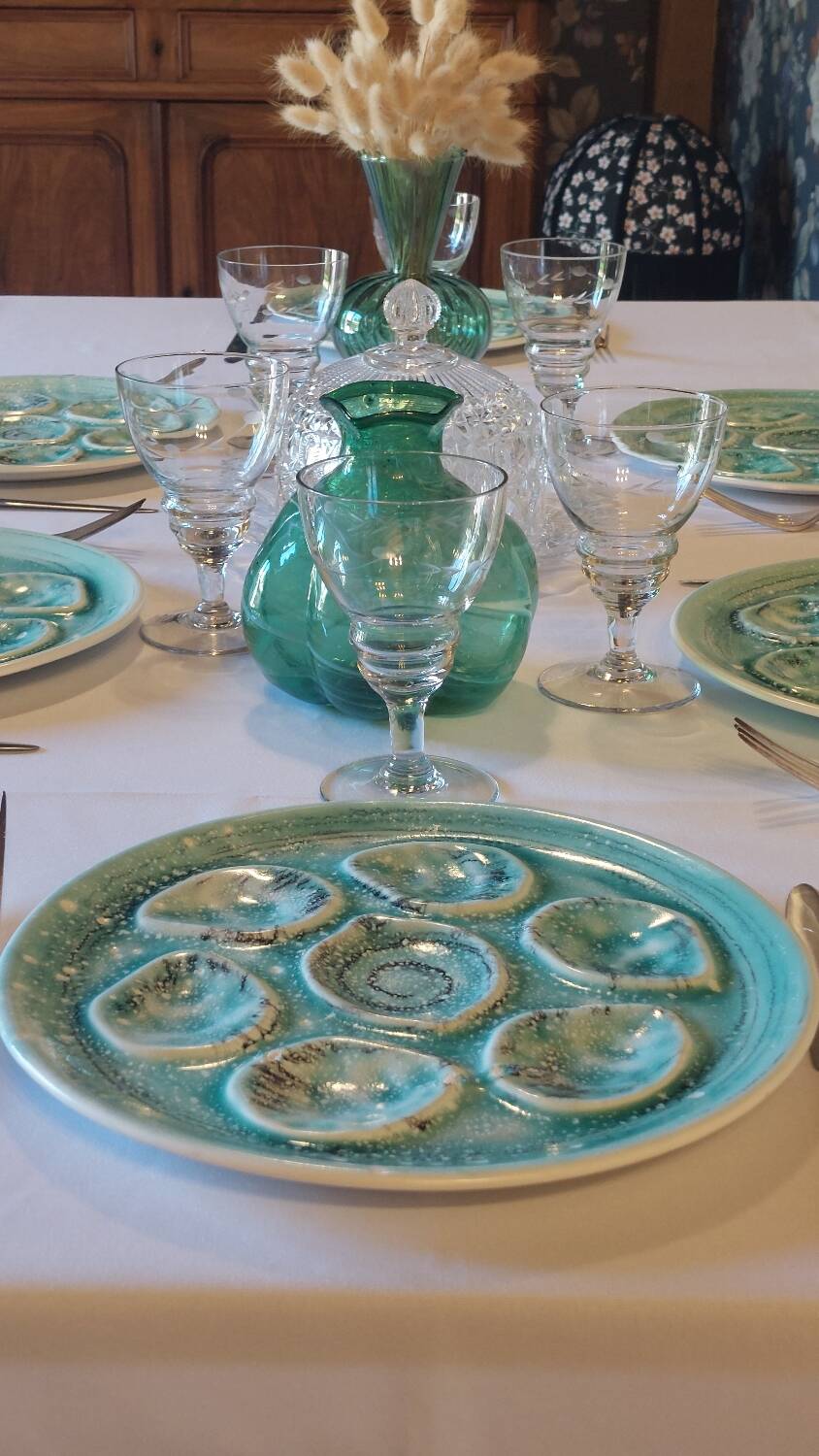Set of 6 handmade concrete oyster plates